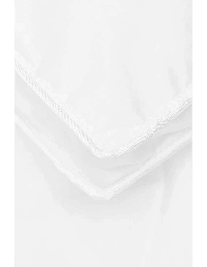 Downia Silver Collection 85/15 White Goose Down Quilt - Image 4